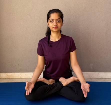 Akansha yoga trainer